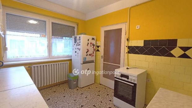 Elad� 120 nm-es h�z J�szf�nyszaru