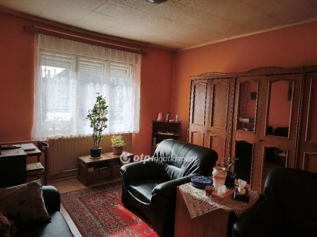 Elad� 120 nm-es h�z K�polna