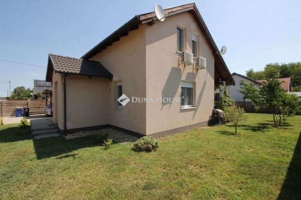 Elad� 120 nm-es h�z Kecskem�t