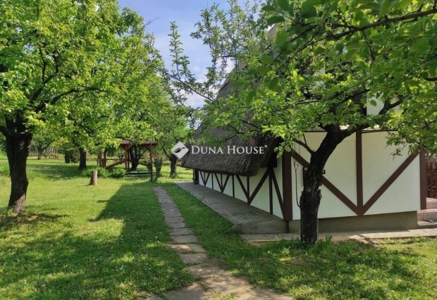 Elad� 120 nm-es h�z Lovasber�ny