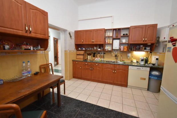 Elad� 120 nm-es lak�s Nagykanizsa