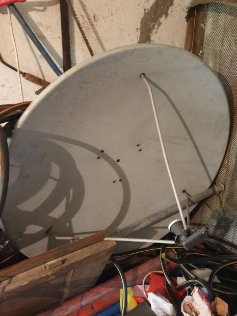 Elad 120cm primfkuszos parabola antenna fejjel