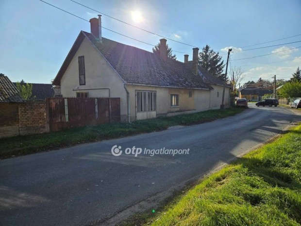 Elad� 121 nm-es h�z B�lcske