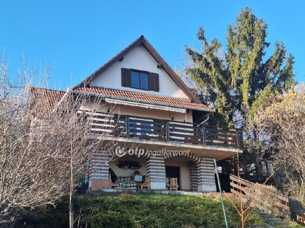 Elad� 122 nm-es h�z Csopak