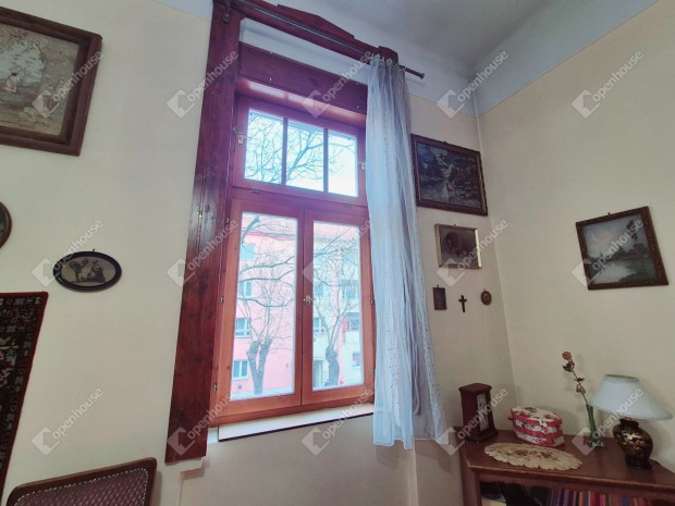 Elad� 122m2-es t�rsash�zi lak�s a Kazinczy utc�ban!