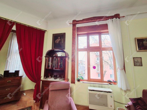 Elad� 122m2-es t�rsash�zi lak�s a Kazinczy utc�ban!