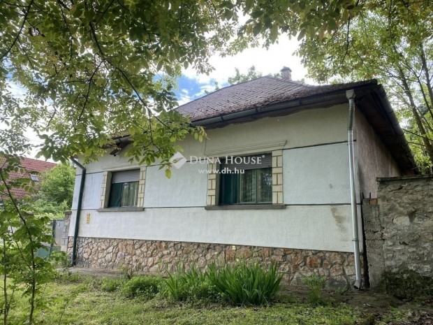 Elad� 124 nm-es h�z Bakonyk�ti