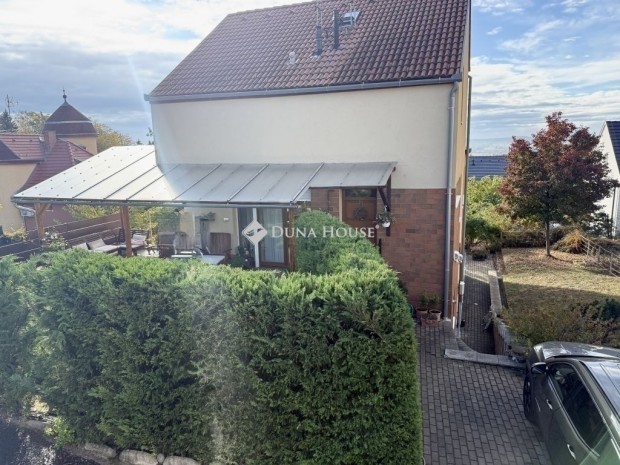 Elad� 124 nm-es h�z P�cs