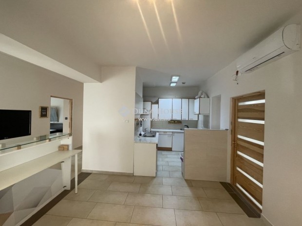 Elad� 125 nm-es h�z Kecskem�t