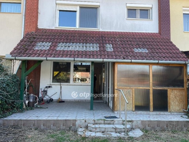 Eladó 127 nm-es Újszerű állapotú Családi ház Kiskőrös Központ