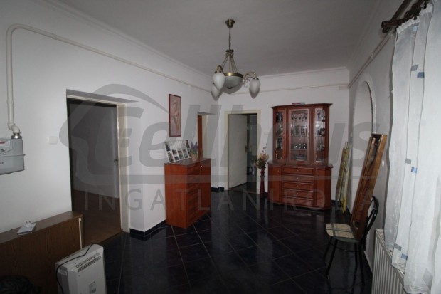 Elad� 130 m2 csal�di h�z, Celld�m�lk