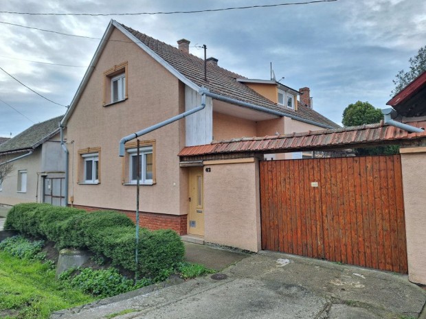 Eladó 130 nm-es Családi ház Hódmezővásárhely