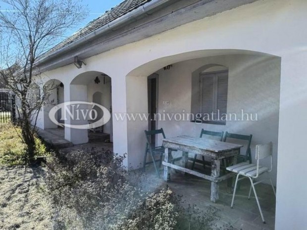 Elad� 130 nm-es Csal�di h�z P�pasalamon