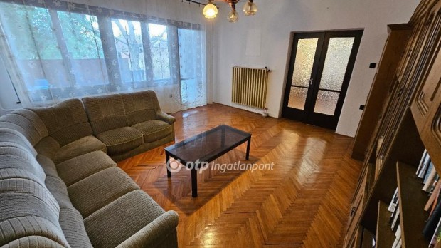 Elad� 130 nm-es h�z Heves