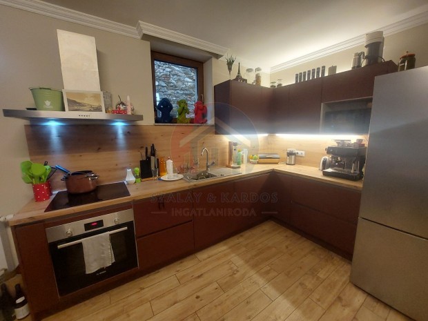 Elad� 132 m2 sorh�z, Sopron