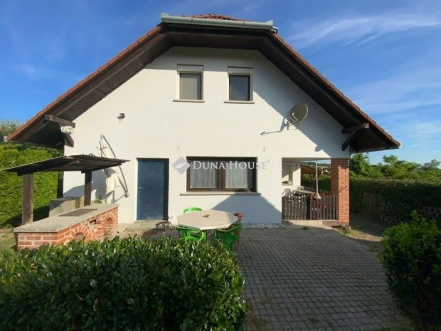 Elad� 132 nm-es h�z Mecsekn�dasd