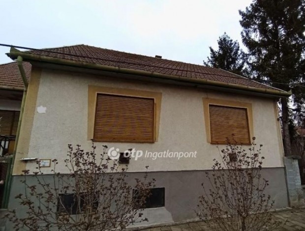 Elad� 134 nm-es h�z Hatvan