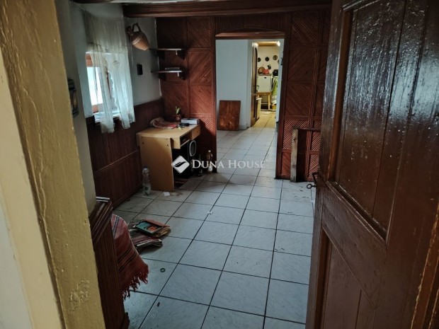 Elad� 1352 nm-es h�z �sotthalom