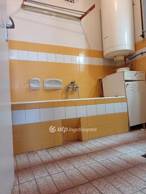 Elad� 135 nm-es h�z Nagyr�b�