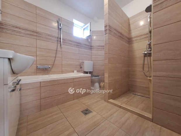 Elad� 135 nm-es h�z S�ndorfalva