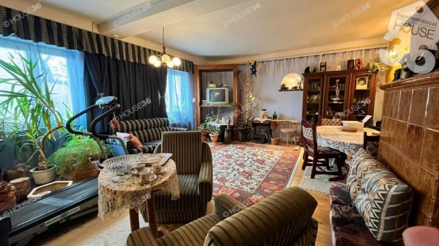 Elad� 135 nm-es h�z V�rosf�ld