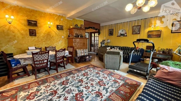 Elad� 135 nm-es h�z V�rosf�ld