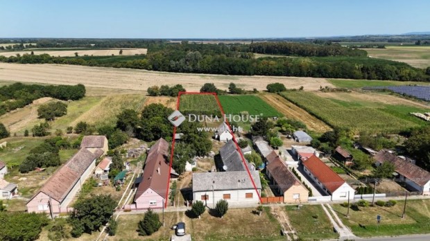 Elad� 136 nm-es h�z K�mes