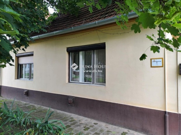 Elad� 137 nm-es h�z B�csalm�s