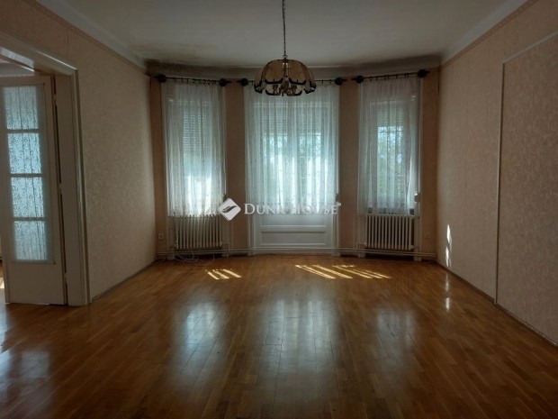 Elad� 137 nm-es lak�s P�tf�rd�