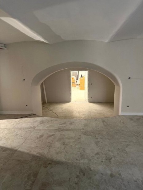 Elad� 139 nm-es �zlet Budapest V. ker�let