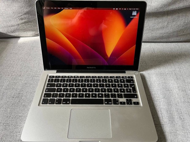 Elad 13"-es Macbook Pro (Late 2012) dobozban, sszes tartozkval