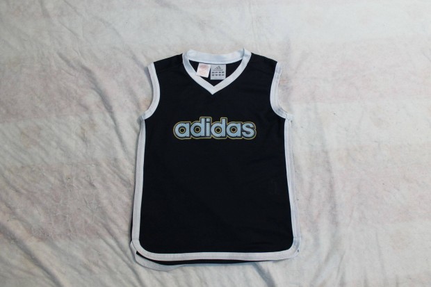 Eladó 140-es Adidas trikó, póló