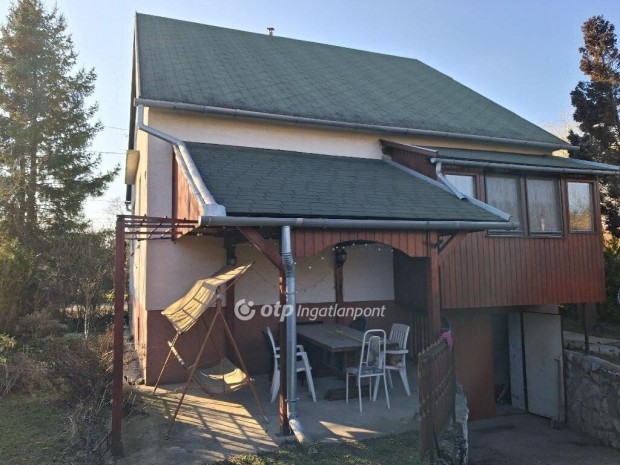 Elad� 140 nm-es h�z Mosonmagyar�v�r