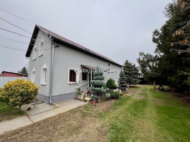 Elad� 140 nm-es h�z Pilis