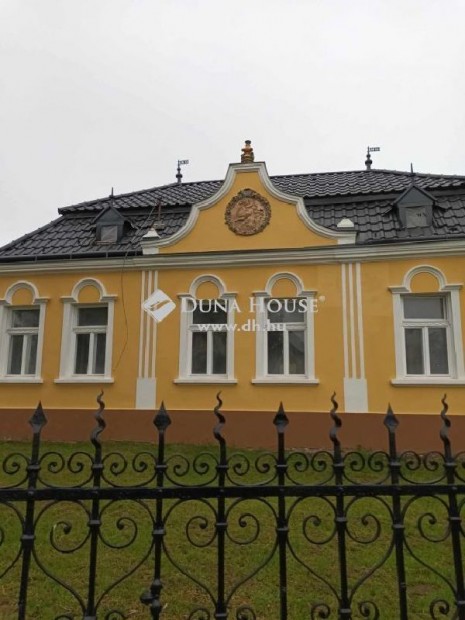 Elad� 142 nm-es h�z Hossz�het�ny