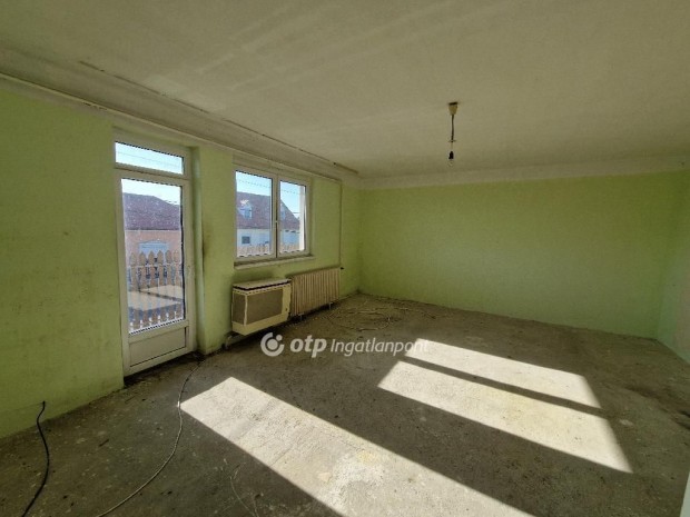 Elad� 145 nm-es h�z Nagyk�ll�