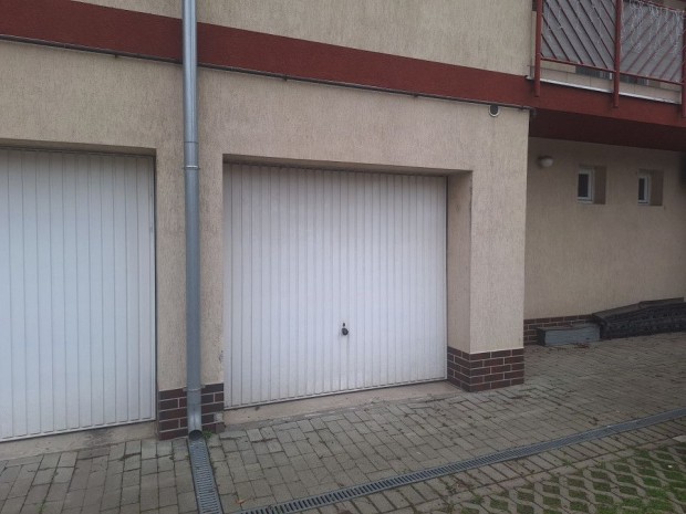 Elad� 14 nm-es Gar�zs H�dmez�v�s�rhely Kinizsi utca