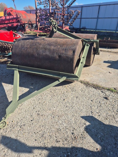 Elad 150 cm szles, 1 m magas sima hengerek