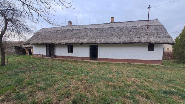 Elad� 150 �ves v�lyog paraszth�z Somogyszentp�lon