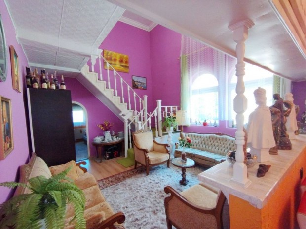 Elad� 150 nm-es h�z Debrecen