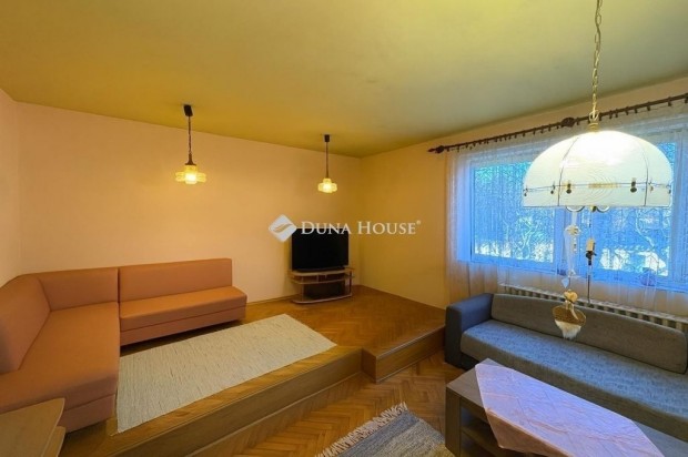 Elad� 150 nm-es h�z Hatvan