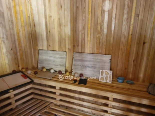 Elad� 150 nm-es h�z K�ty