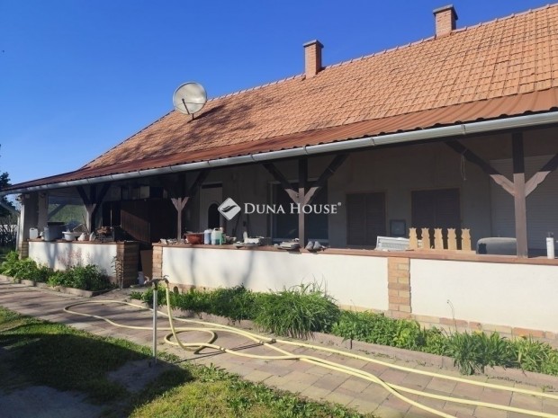 Elad� 150 nm-es h�z �csa