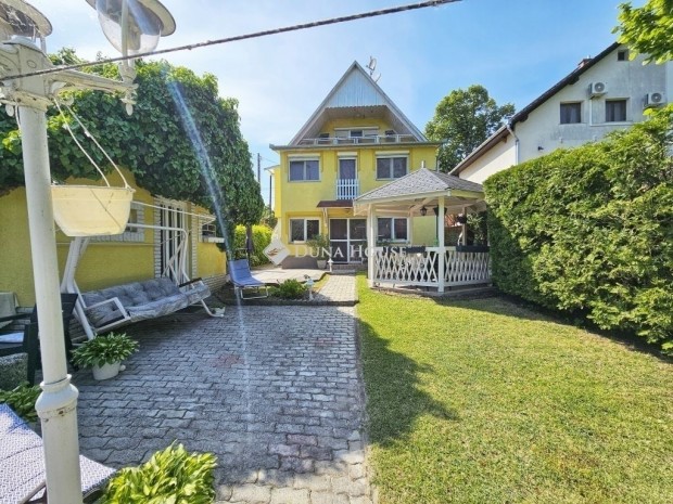 Elad� 150 nm-es h�z Szigetszentmikl�s