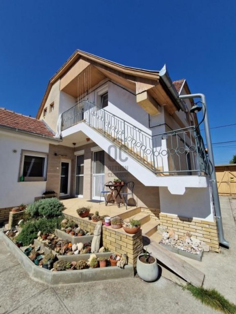 Elad� 152 nm-es h�z Cegl�d