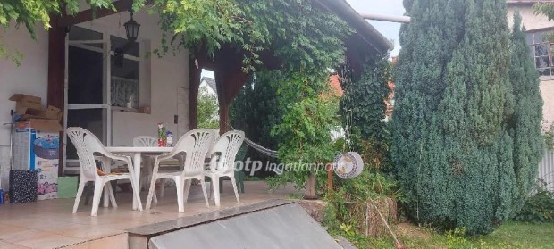 Elad� 152 nm-es h�z Eger