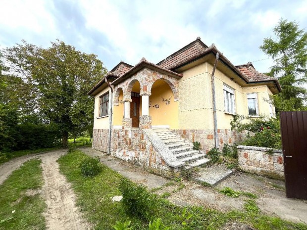 Elad� 152 nm-es h�z Hugyag