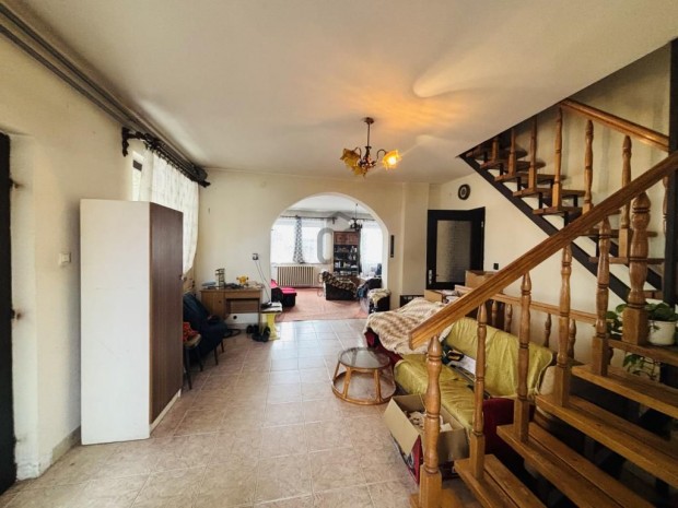 Elad� 153 nm-es h�z Cegl�d