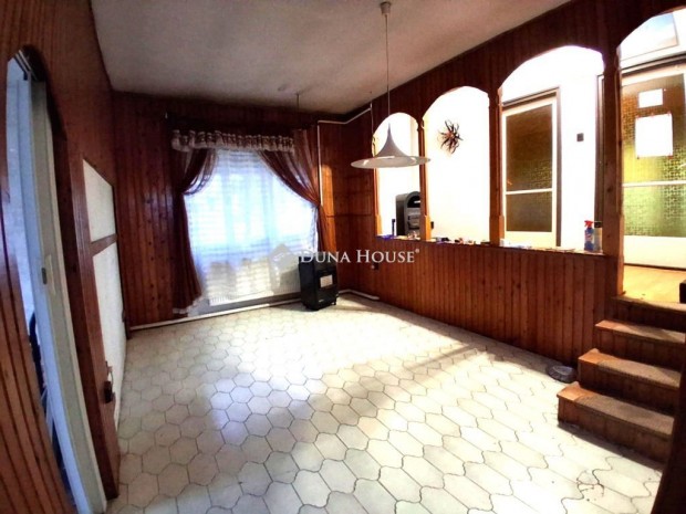 Elad� 154 nm-es h�z Simontornya