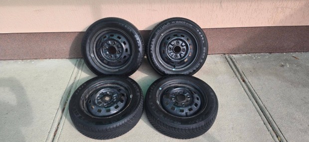 Eladó 155/65r13 Téligumi acélfelnin